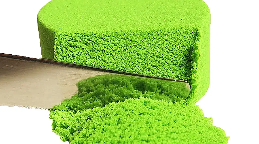 green kinetic sand