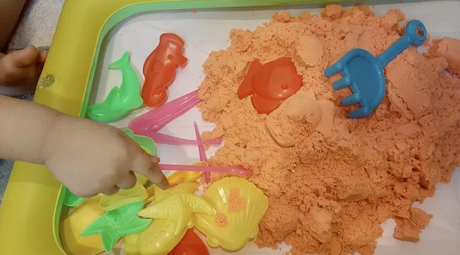 post202502-sensory-kinetic-sand-900-500